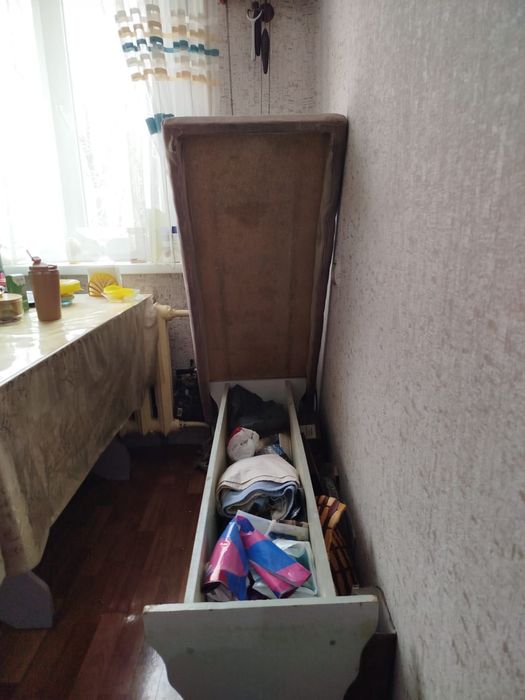 Стульчик с отсеком для хранения