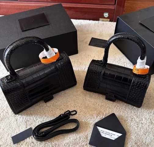 Geanta de mana dama Balenciaga 400-01-1