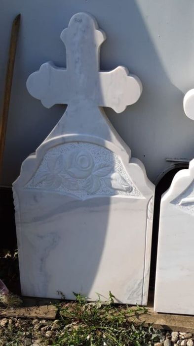 Cele mai bune prețuri,monumente funerare,cruci marmură.