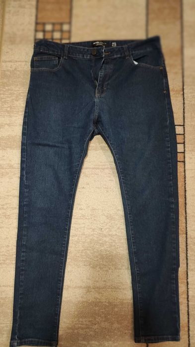 Нови дънки, вталени