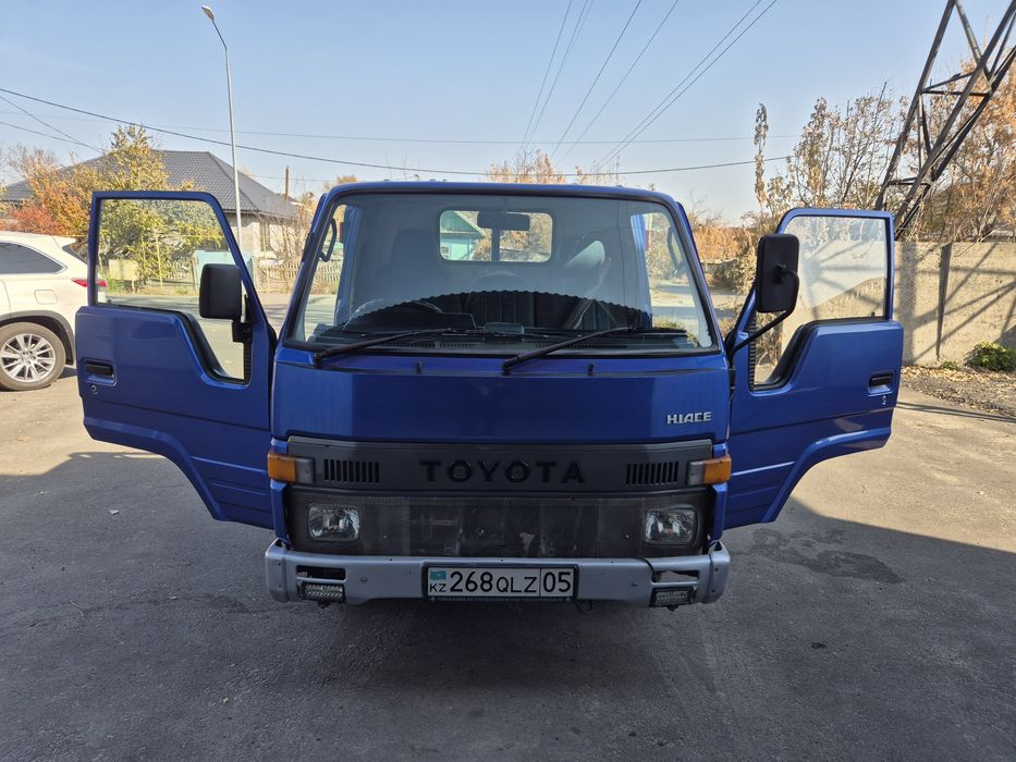 Продам тойтта хайс грузовичок в  хорошем состояние