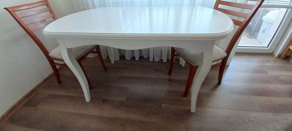 Трапезна маса бяла