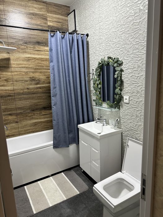 Продаётся  2-комнатная квартира на дворце г. Чирчик