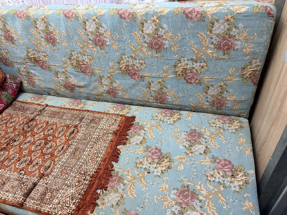 Продам диван в хорошем состояний.