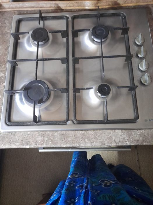 Продам газовую плиту