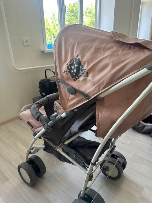 Коляска прогулочная 
сидя, полулежа, лежа