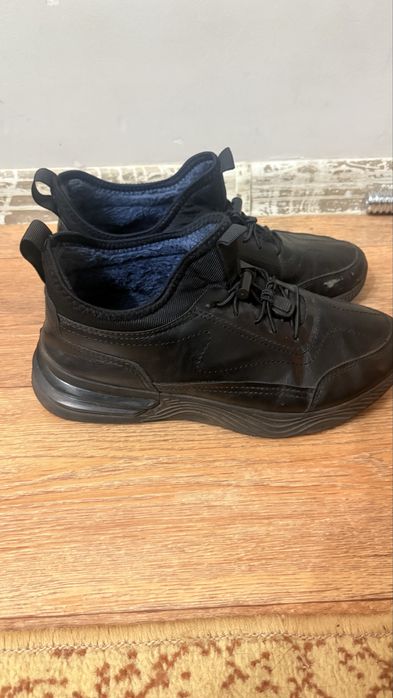 Кроссовки40размер