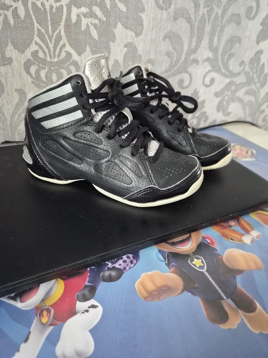 Маратонки Adidas