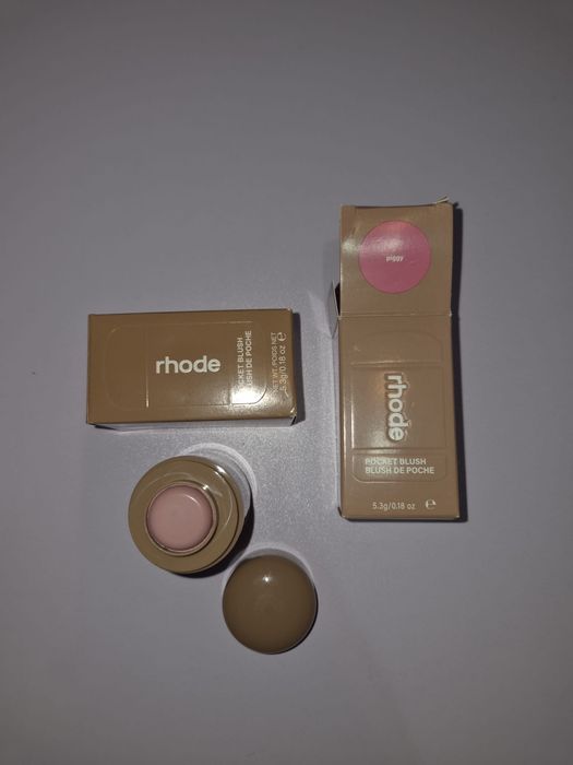 Pocket blush uri Rhode diferite nuante
