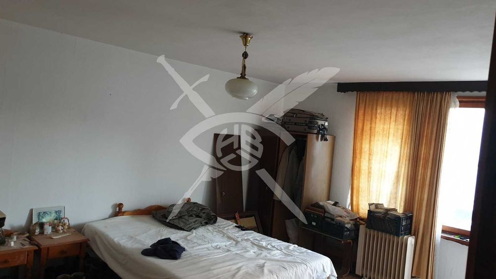 Триетажна къща-Несебър