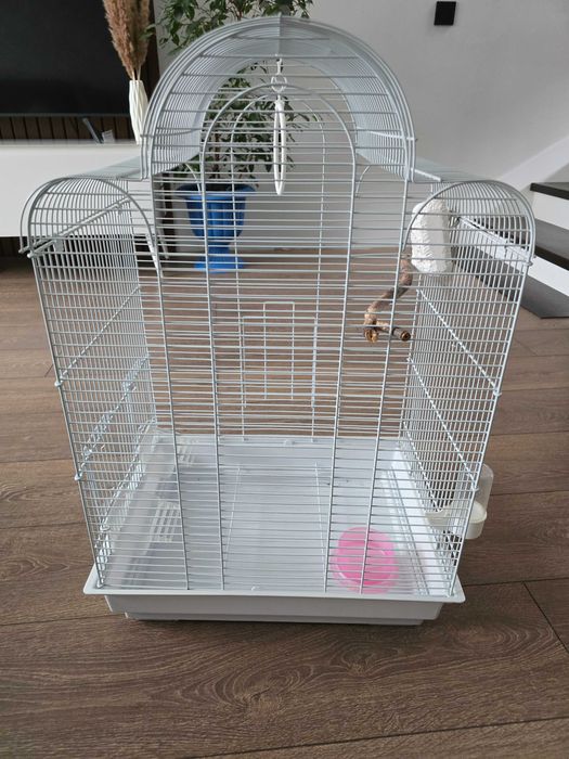 Продам клетку для попугаев.