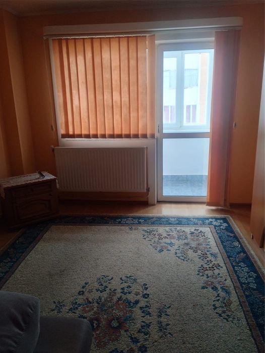 Inchiriez apartament