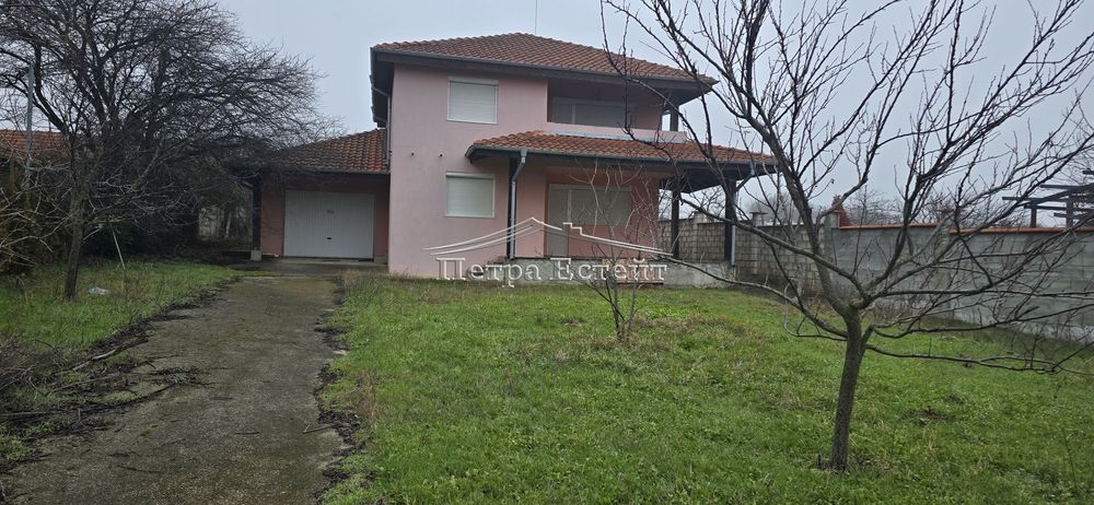 Къща в Варна, област-с.Здравец площ 192 цена 270000