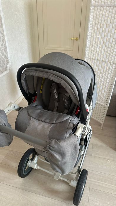 Продается детская коляска с автолюлькой