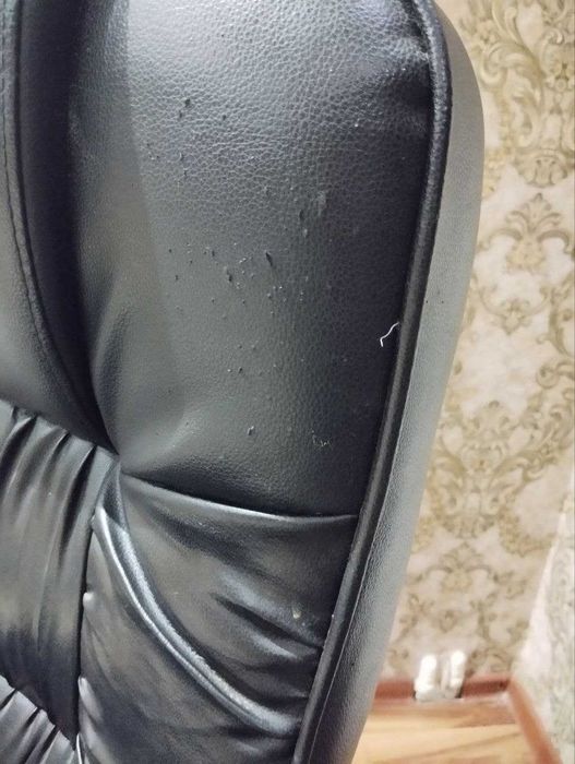 В продаже директорское офисное кресло