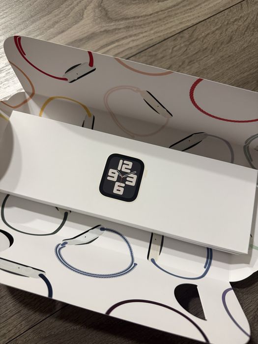 Apple watch SE(gen 2) 40mm starlight