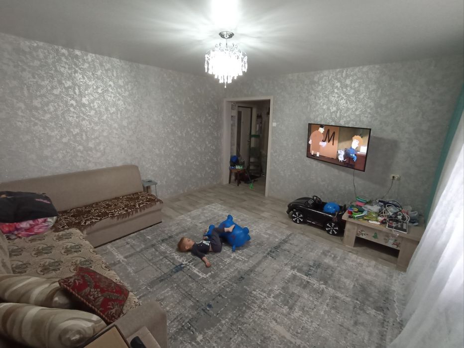 Продам 2х кв 6мкр 87дом