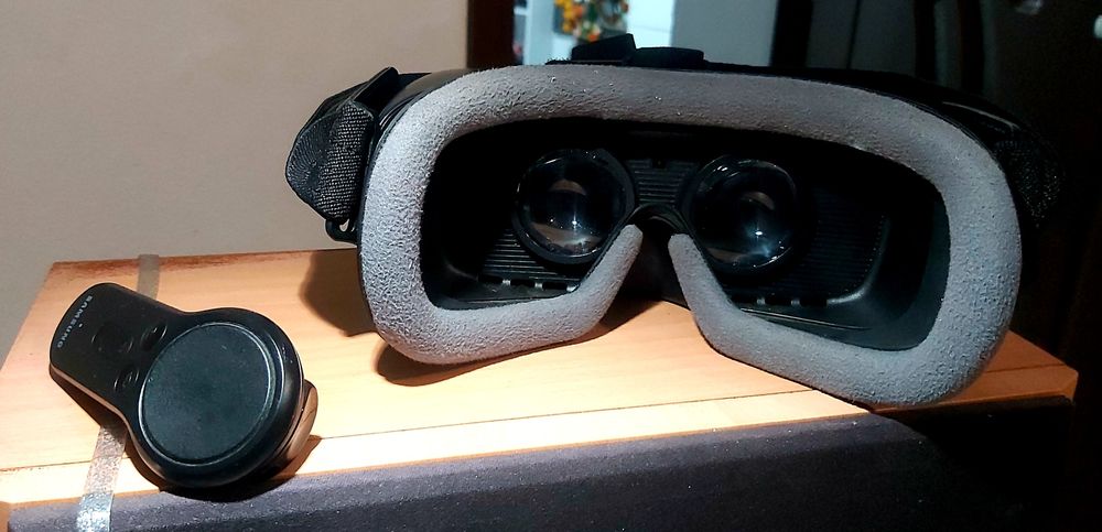 Ochelari VR Samsung Gear VR (Powered by Oculus) + Controller - Stare E
