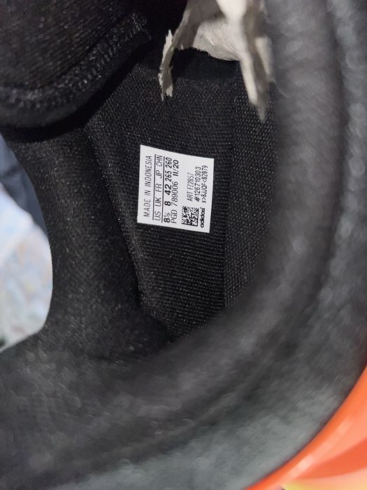 Продам красовки Adidas boost новые оригинал!