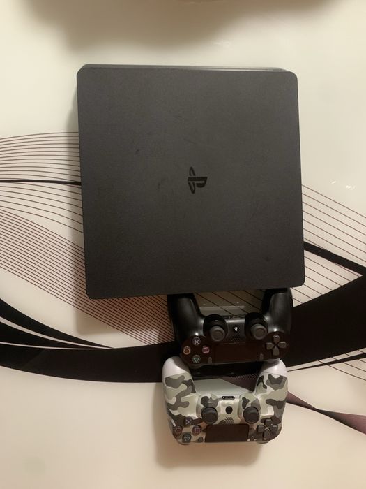 Продавам Ps4 slim 500gb