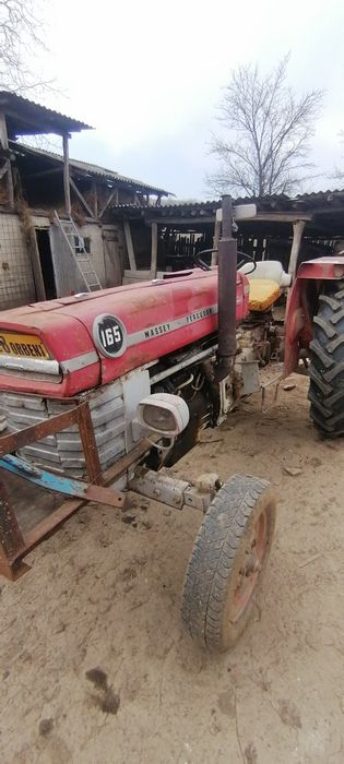 Vând tractor Massey ferguson 165