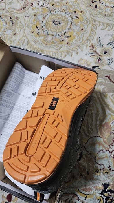 Продам ботинки рабочие новые