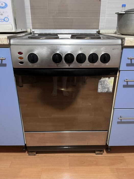 Продам электрическую плиту ARDO