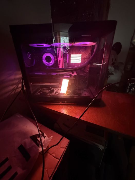 PC Gaming, Ryzen 5 5600, Radeon 7700XT, 32Gb Ram.