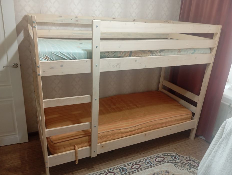 Продам двухъярусную кровать