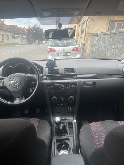Se vinde mazda 3