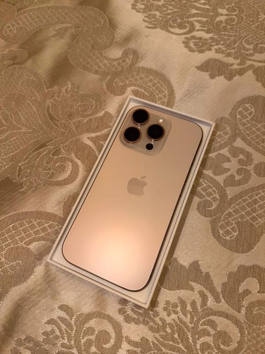 Продам Айфон 16 pro , память 1 Tb