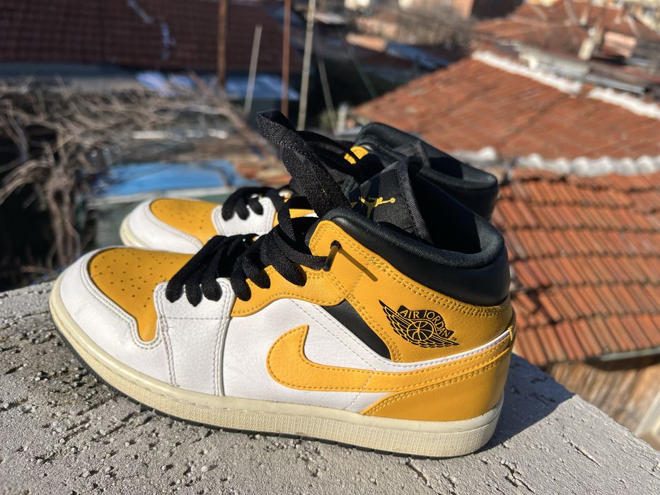 Nike Air Jordan 1 Retro 42 University Gold