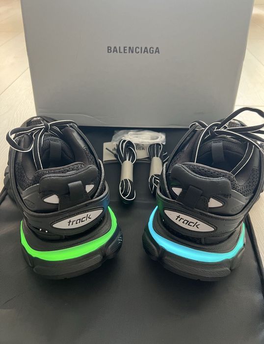 Balenciaga track led