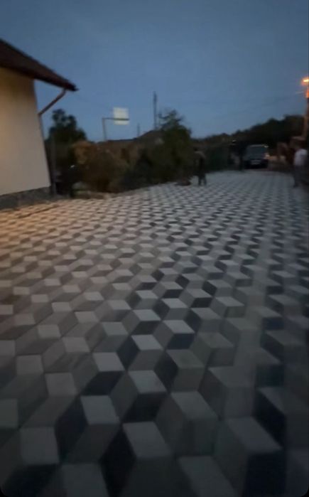 Sapat santuri , fundatii ,  terasamente complete si pavele