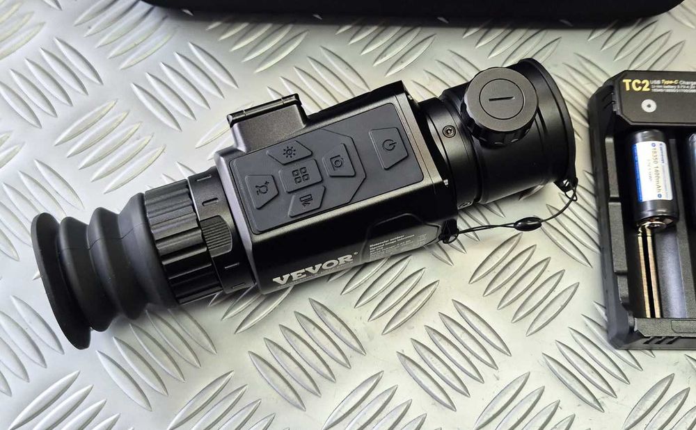 Термо монокъл VEVOR HT-C18, <40 mK, OLED дисплей  За нощно наблюдение, лов, инспекции и технически проверки