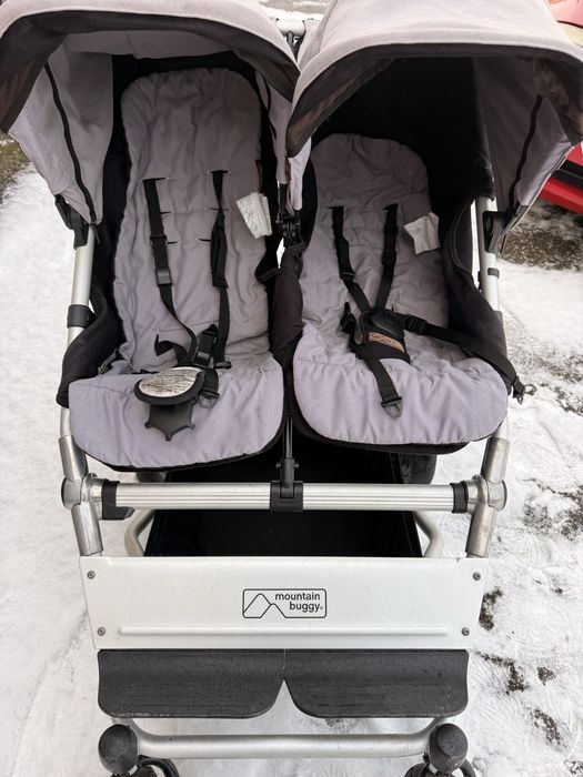 Cărucior gemeni Mountain Buggy – off-road, foarte rezistent