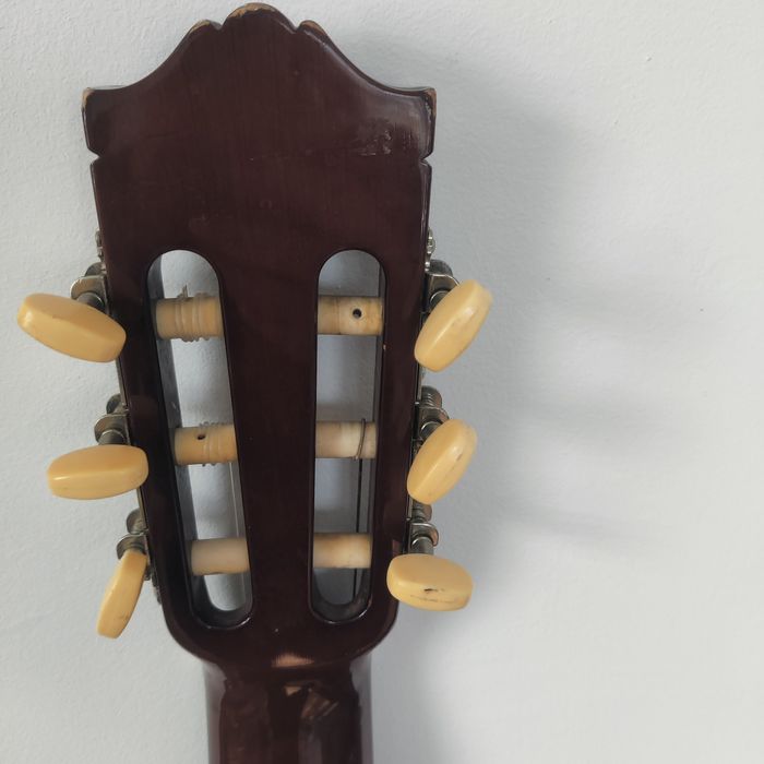 YS _1.   Ямаха  китара