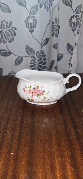 НОВ Ретро комплект български порцелан с цветя супник, сосиера, чиния