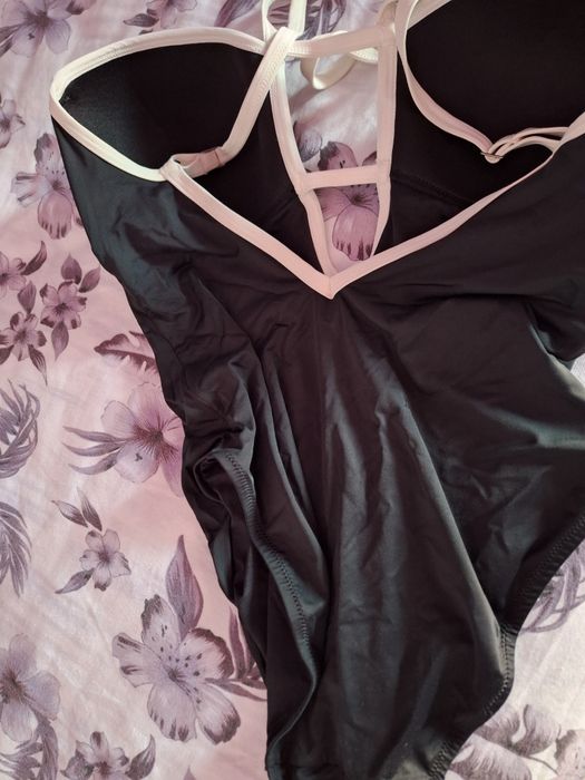 Дамски бански нов