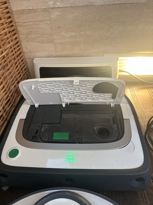 Robot Aspirator Vorwerk Kobold VR200 – Calitate Germană, Stare Excelentă