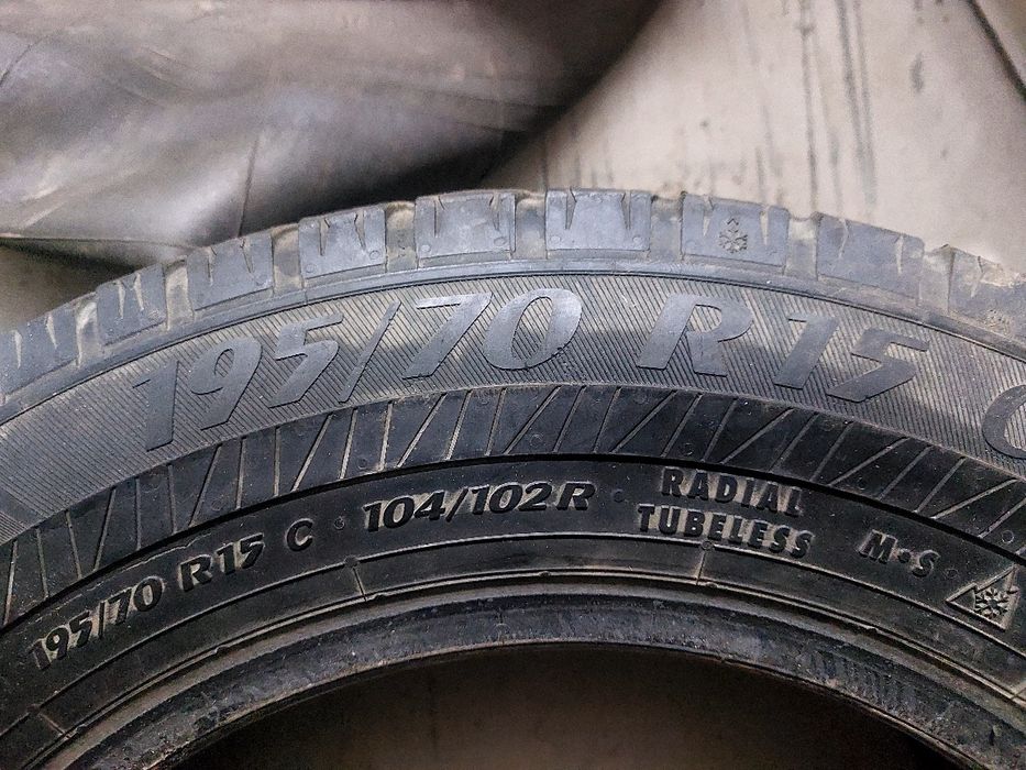 Продам зимние покрышка