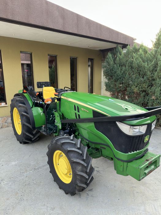 Vând John Deere 5075GL
