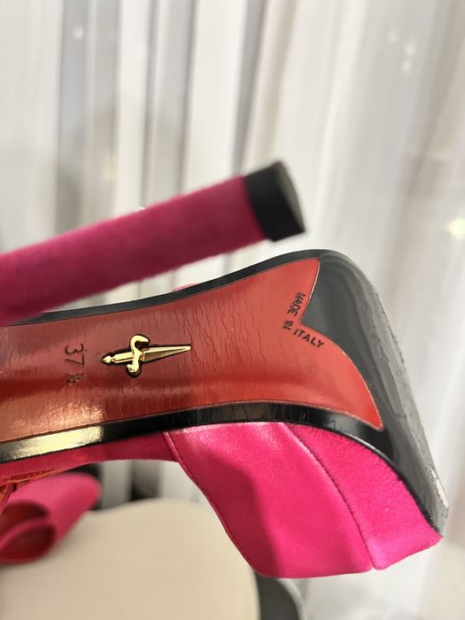 Pantofi Cesare Paciotti din piele ai piele intoarsa marimea 37,5