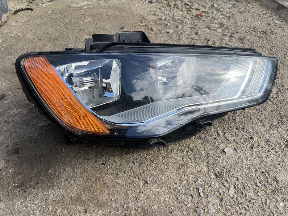 Десен фар Audi A3 Ауди А3