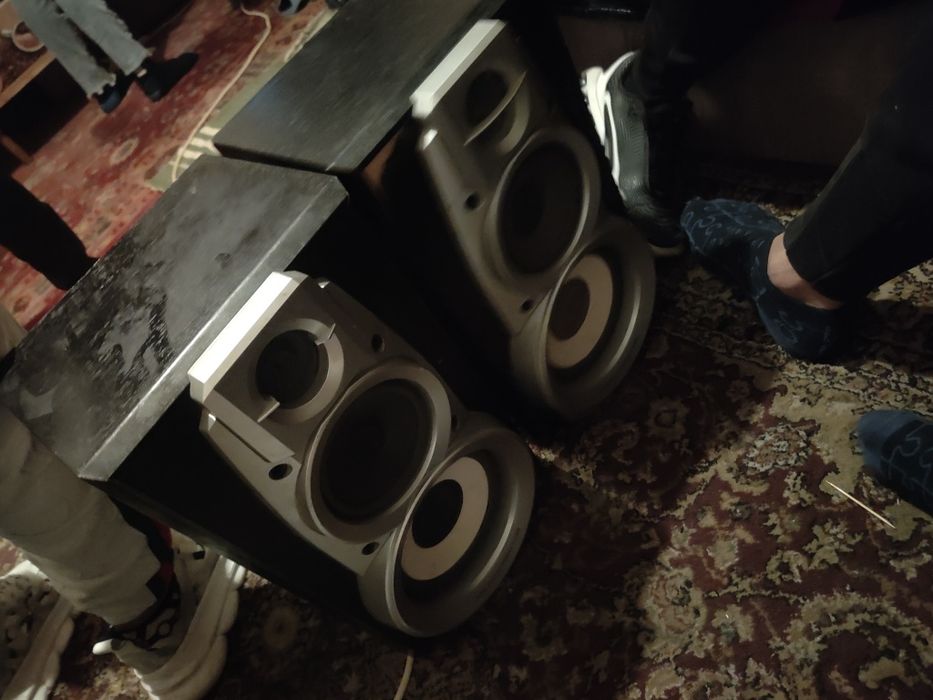 Vând boxe pe amandou nu dau separat Roșiori de Vede