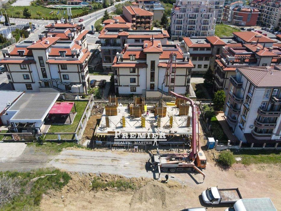 Продава се Двустаен апартамент в Свети Влас - 65 кв.м за 1457 €/кв.м - Снимка #2