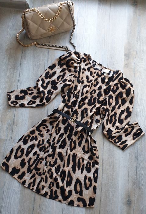 Rochii+ fuste diferite modele și marimi!