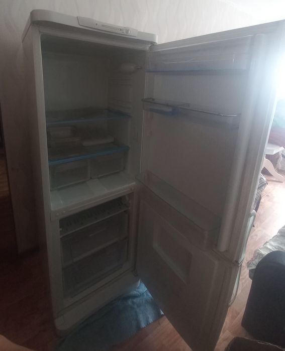 Продам холодильник