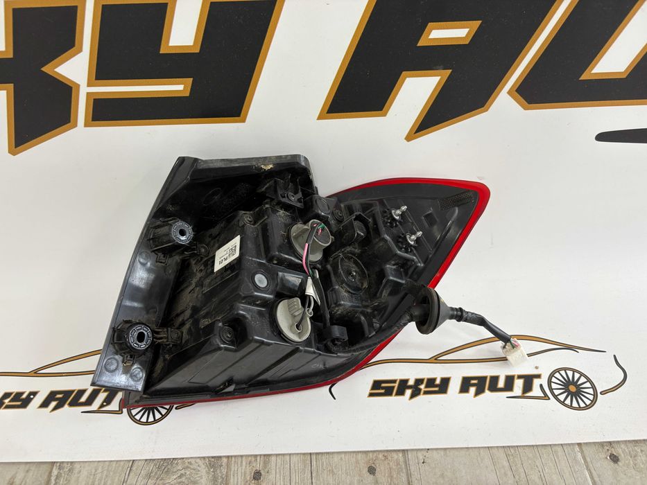 Stop stanga pe aripa Hyundai I30 hatchback dupa 2017 original cod 92401G4000