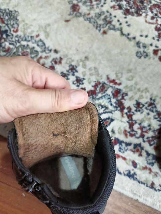 Продам детские ботинки